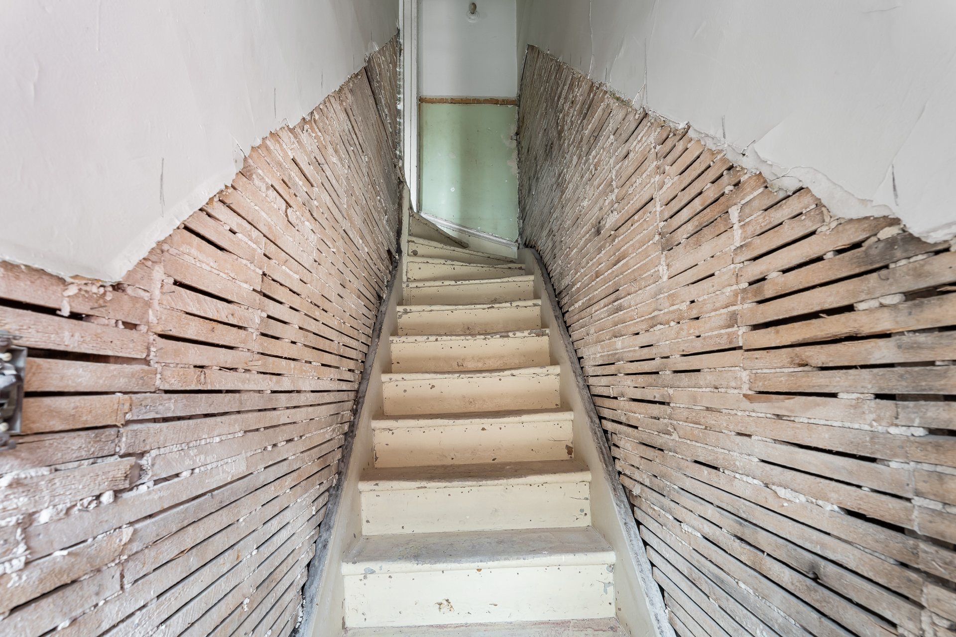 10983081-10-image